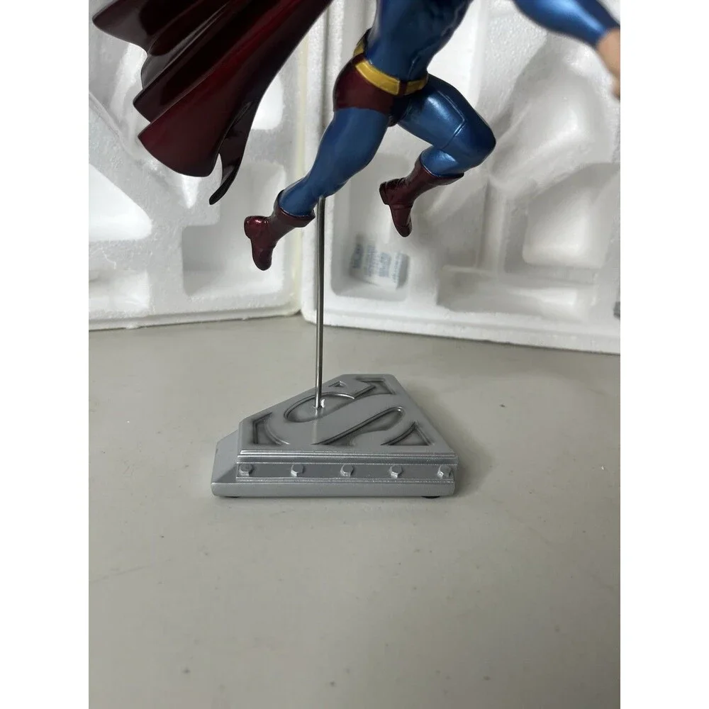 Superman The Man Of Steel Kenneth Rocafort Statue DC Collectibles 1538/5200